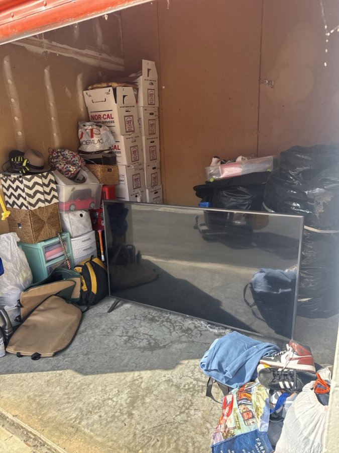 10 x 10 storage unit in Fremont, CA