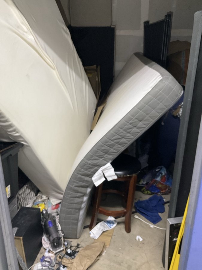 10 x 10 storage unit in Monterey, CA