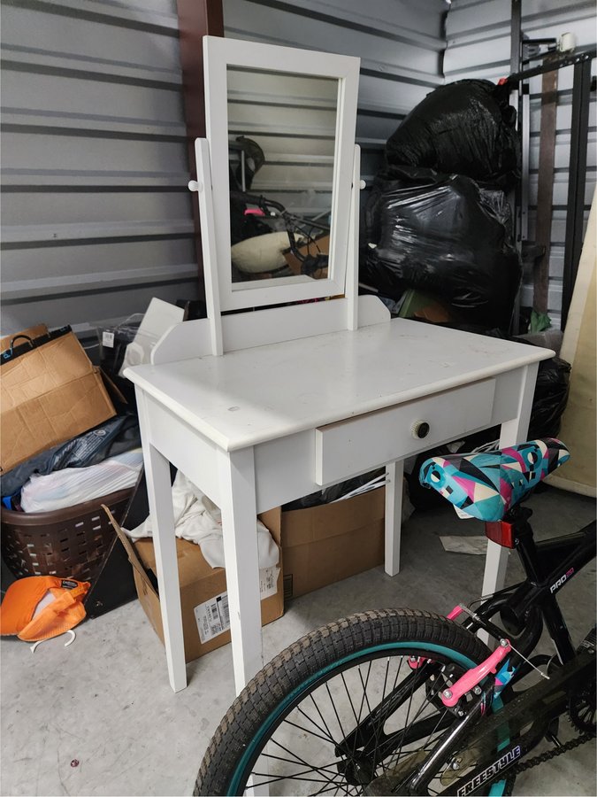 10 x 10 storage unit in Lakeland, FL