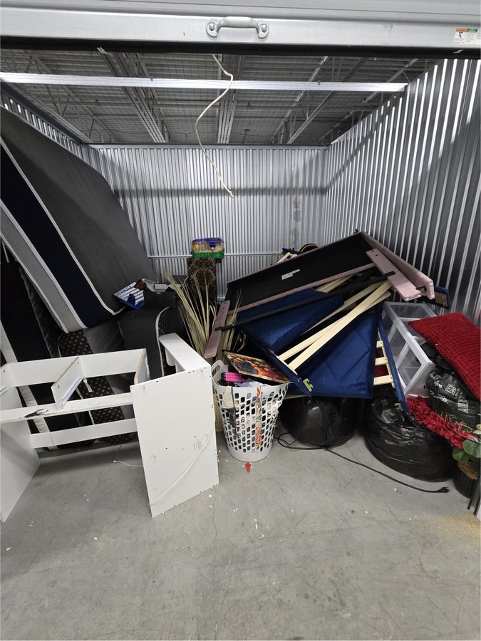 10 x 10 storage unit in Windsor Mill, MD