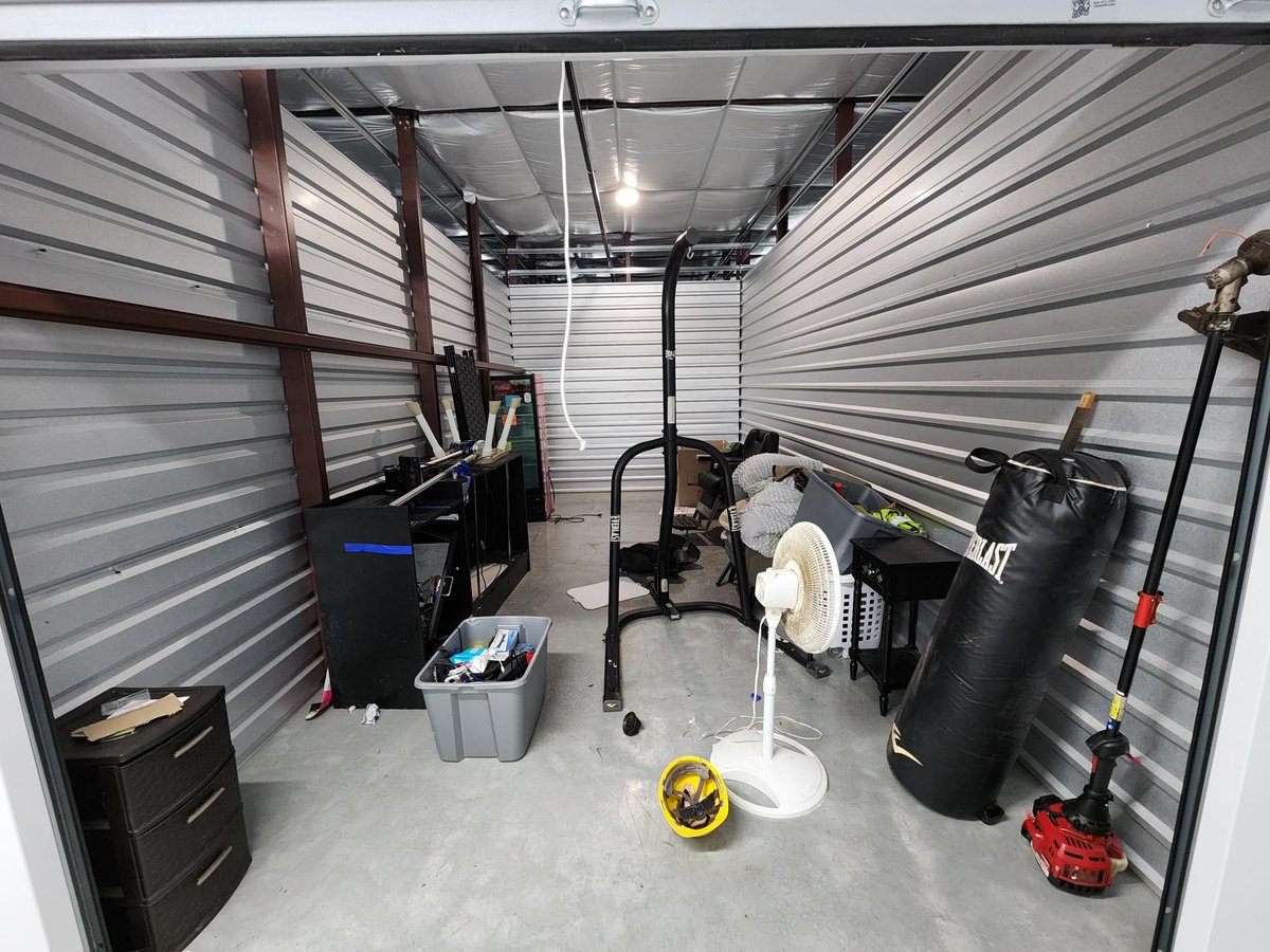 10 x 20 storage unit in Lithonia, GA