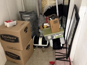5 x 10 storage unit in Oakland Park, FL