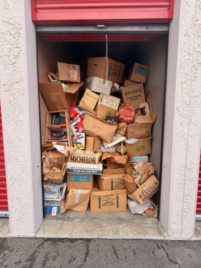 5 x 8 storage unit in Irvine, CA