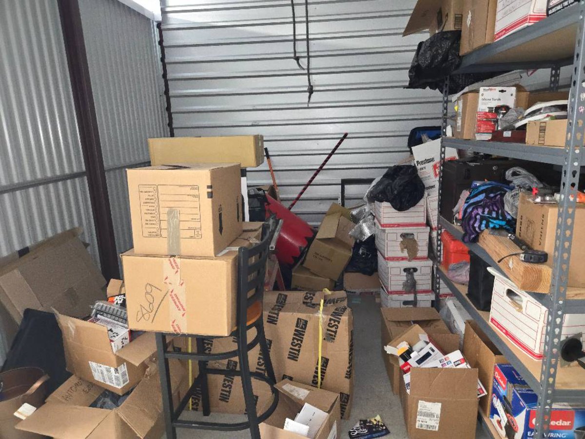 10 x 10 storage unit in Indianapolis, IN