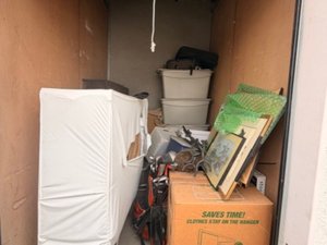 5 x 8 storage unit in Irvine, CA