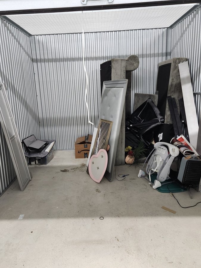 13 x 10 storage unit in Niles, OH
