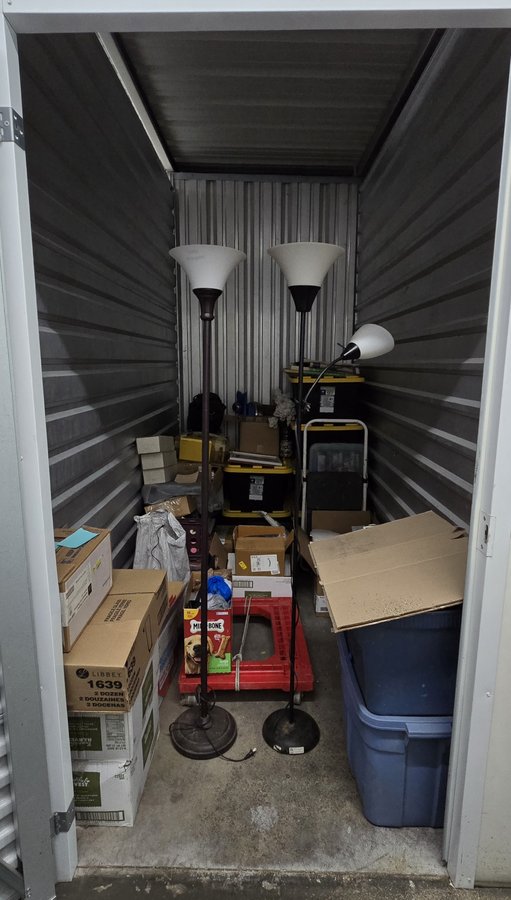 5 x 10 storage unit in Albuquerque, NM