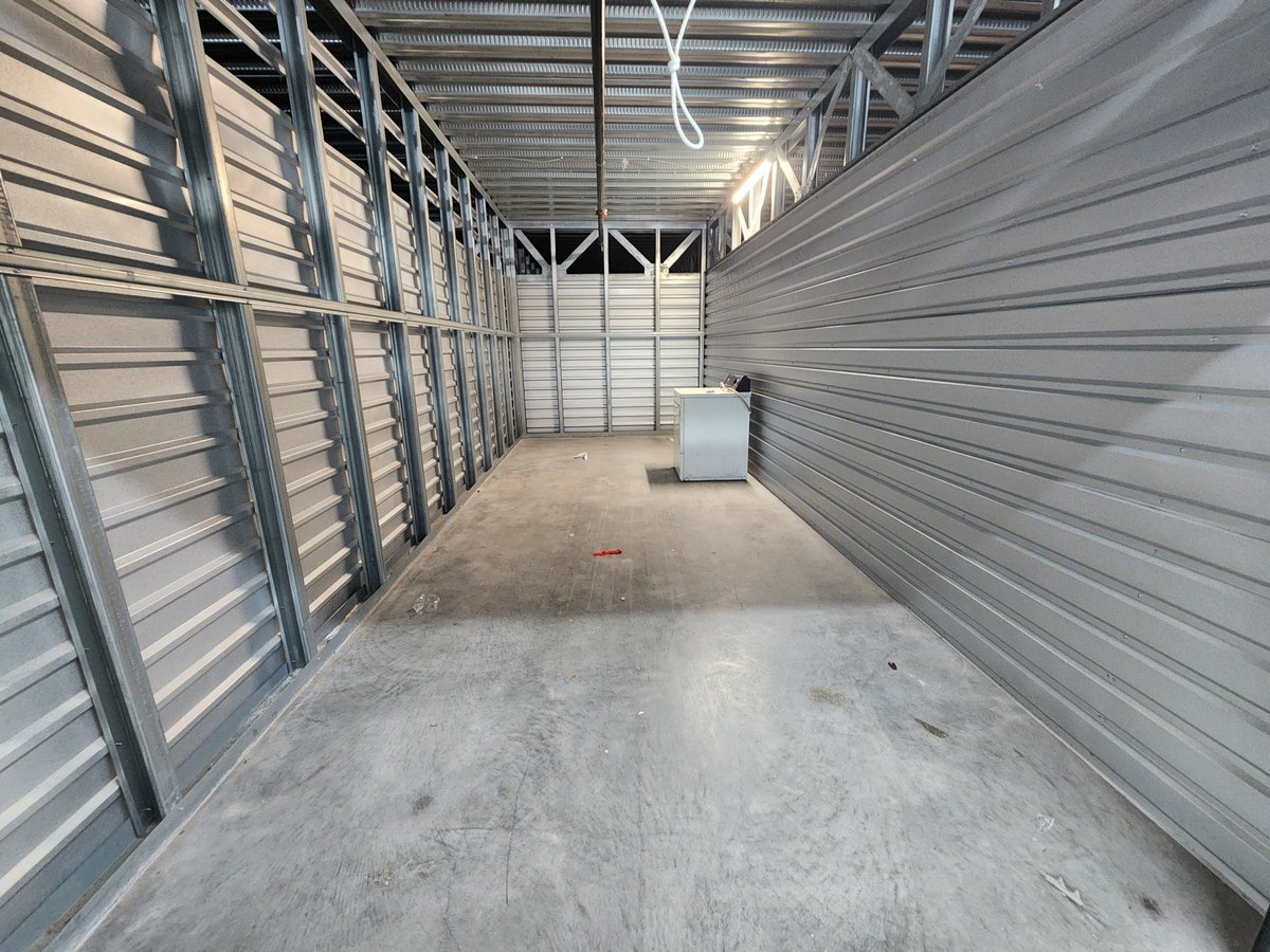 10 x 25 storage unit in Wethersfield, CT