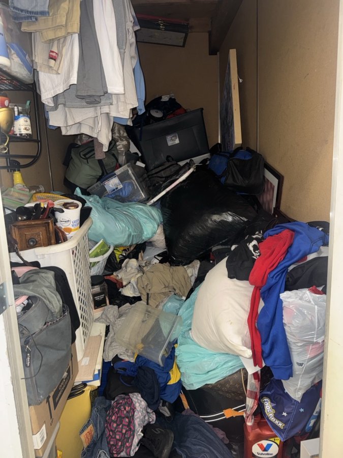 5 x 10 storage unit in Newark, CA
