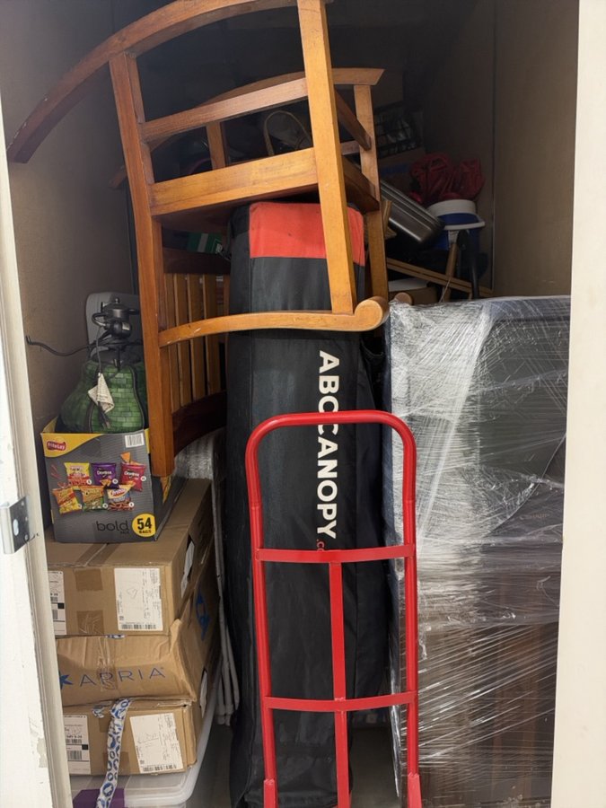 5 x 10 storage unit in Newark, CA