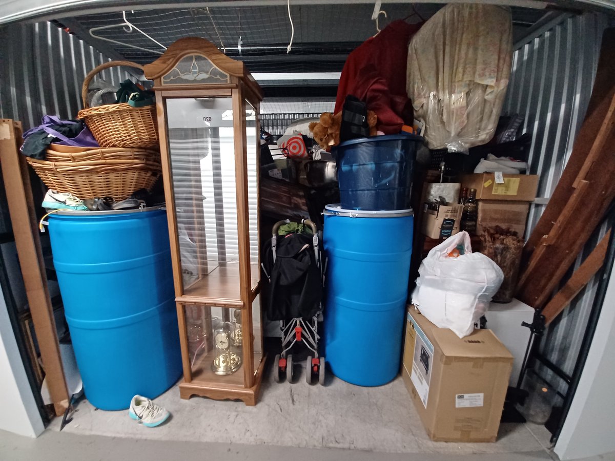 10 x 10 storage unit in Shirley, NY