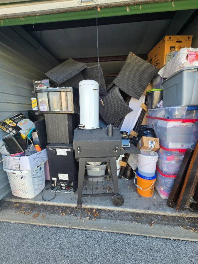 10 x 30 storage unit in Indianapolis, IN