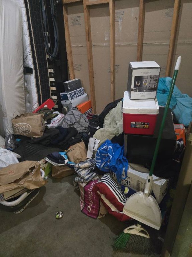 15 x 10 storage unit in Upland, CA