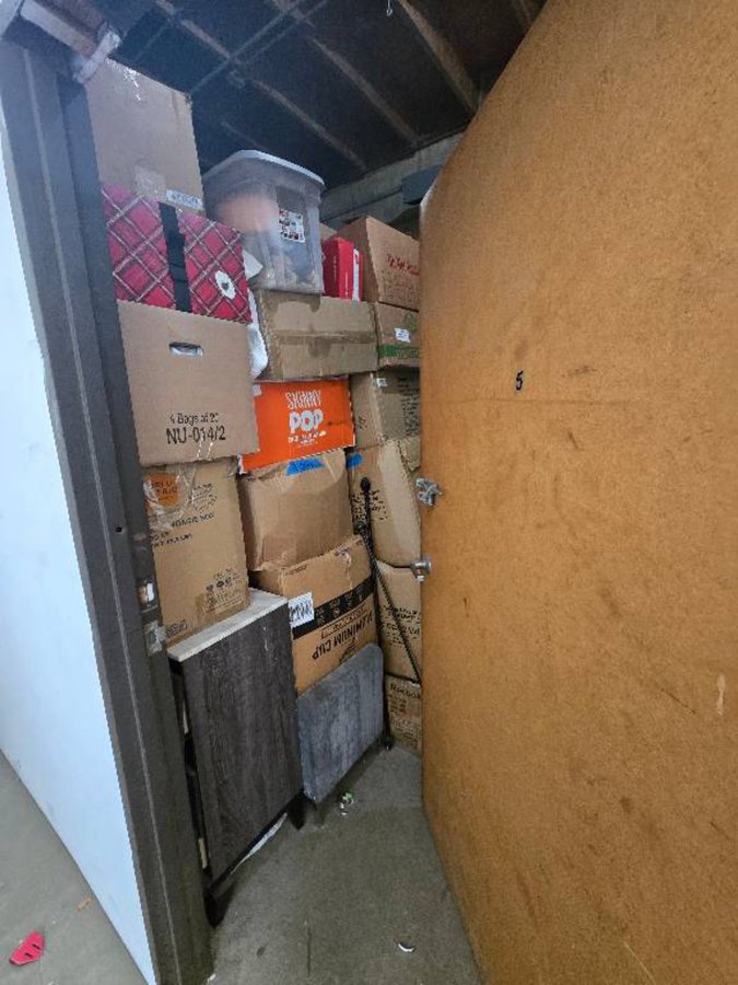 28 x 10 storage unit in Upland, CA