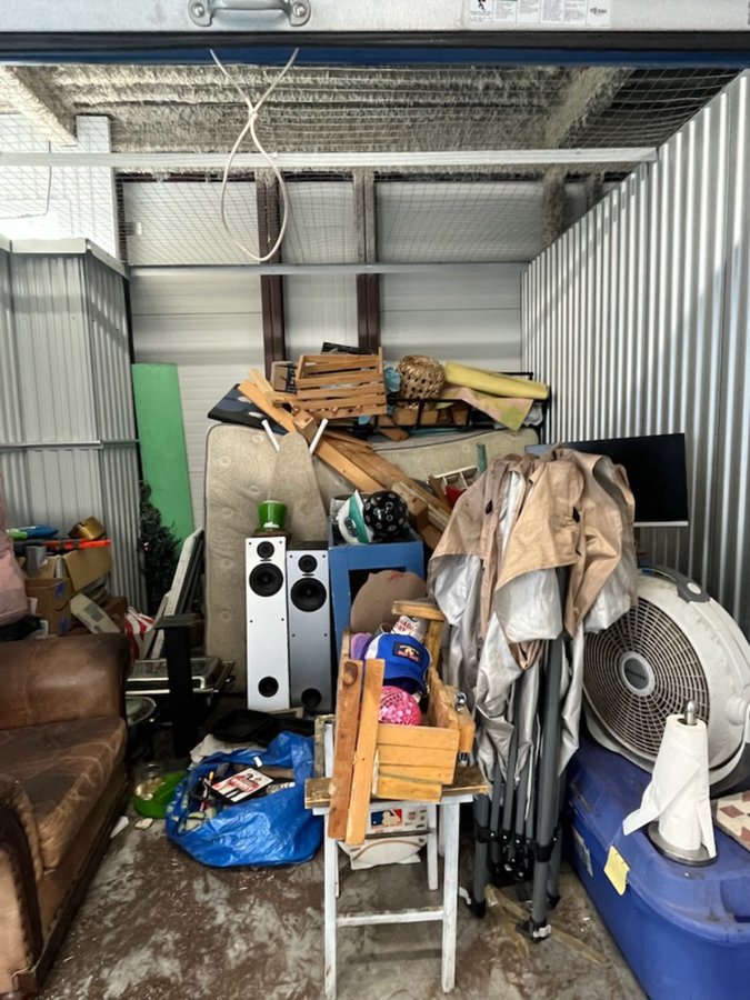10 x 10 storage unit in Baltimore, MD