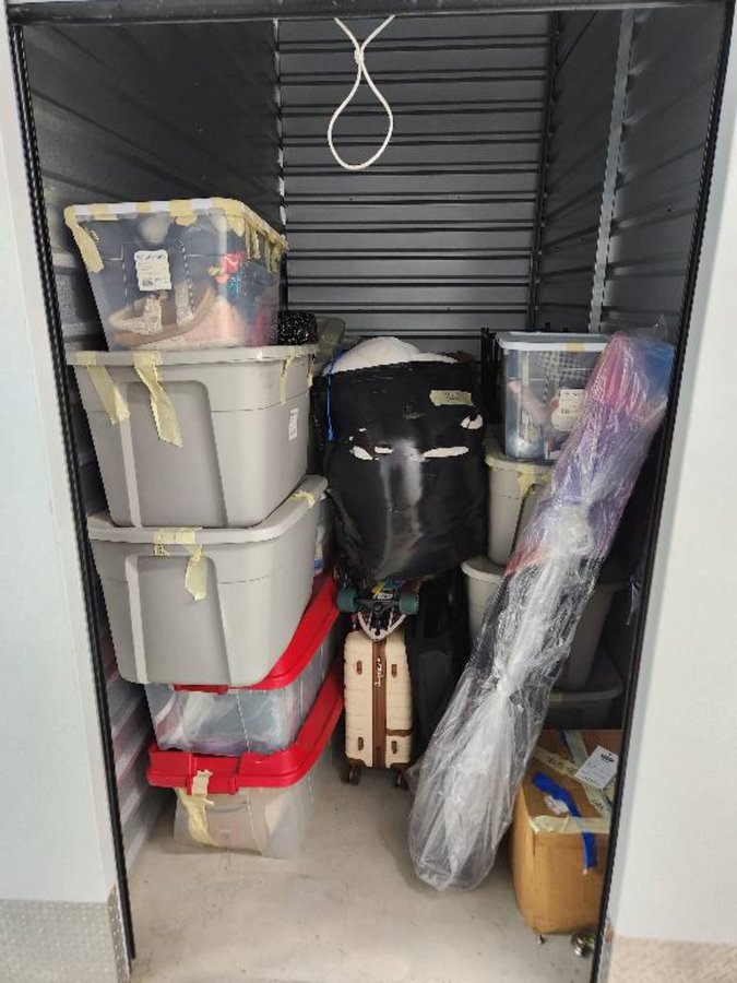 5 x 10 storage unit in Laurel, MD