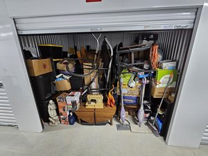 10 x 10 storage unit in Shoreline, WA