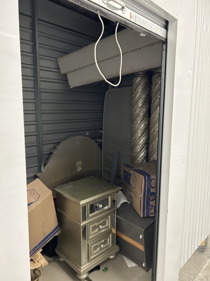 7 x 10 storage unit in Lake Stevens, WA