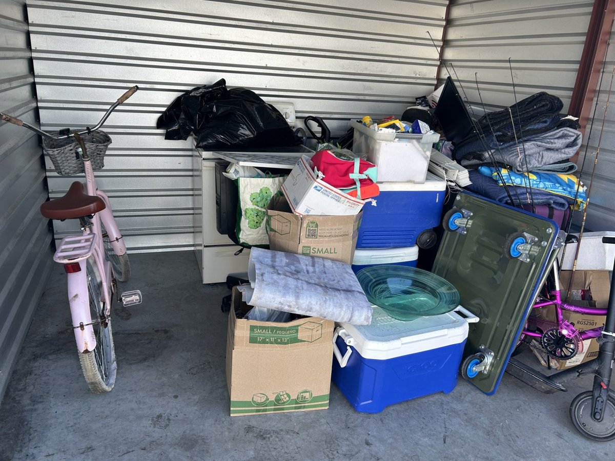 10 x 10 storage unit in Deltona, FL