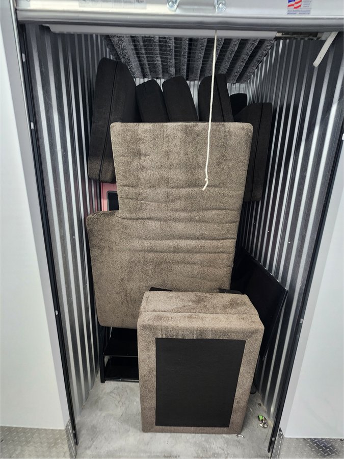 10 x 5 storage unit in Roswell, GA
