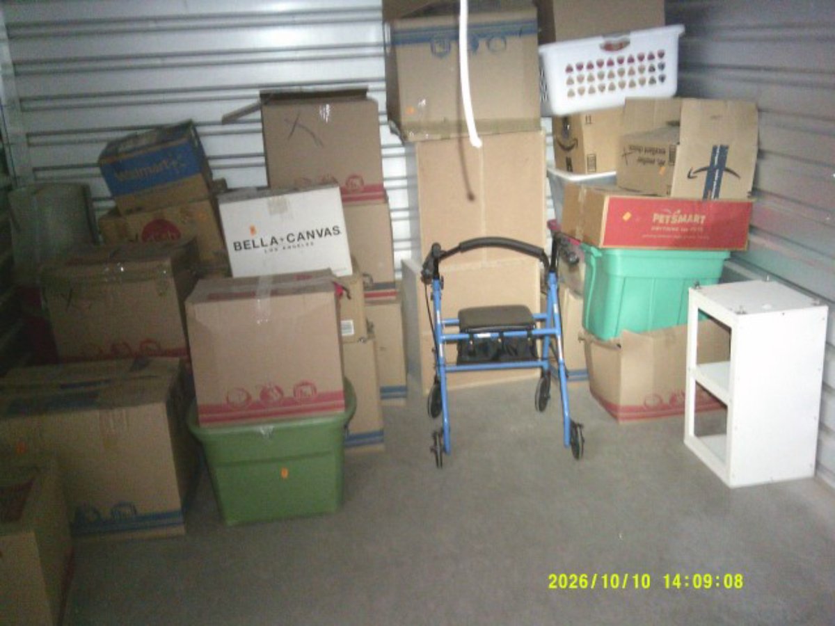 10 x 10 storage unit in Peoria, AZ