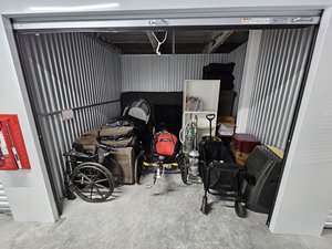 10 x 10 storage unit in Shoreline, WA