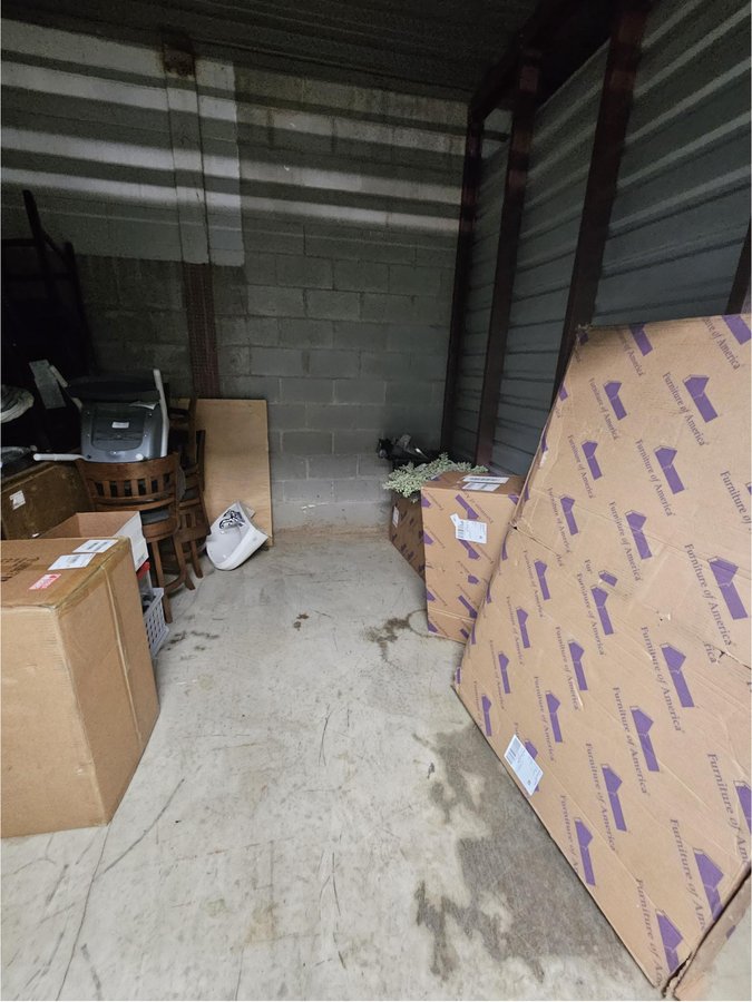 10 x 10 storage unit in Smyrna, GA