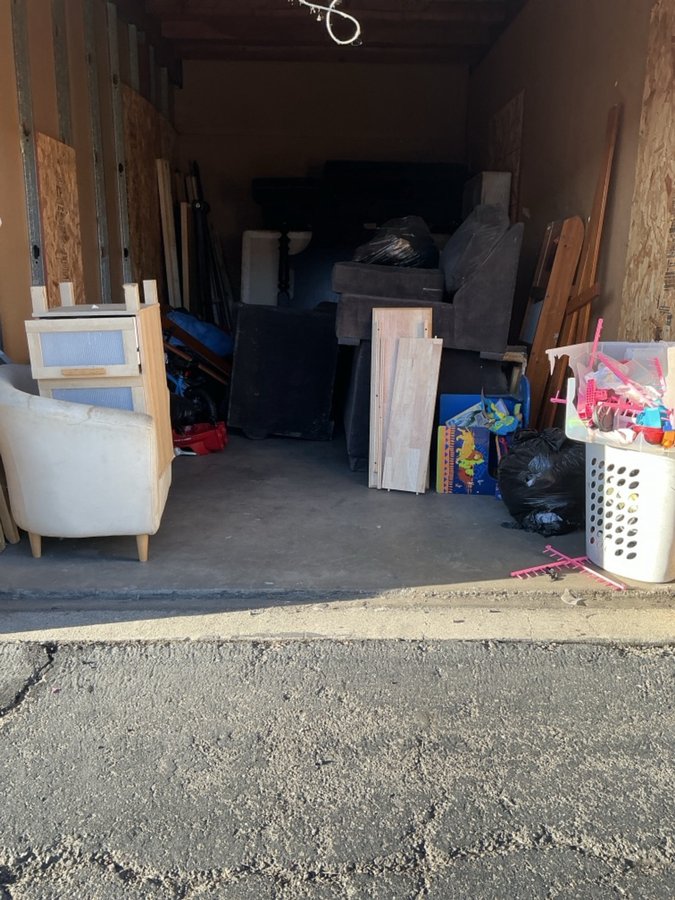10 x 20 storage unit in Stockton, CA