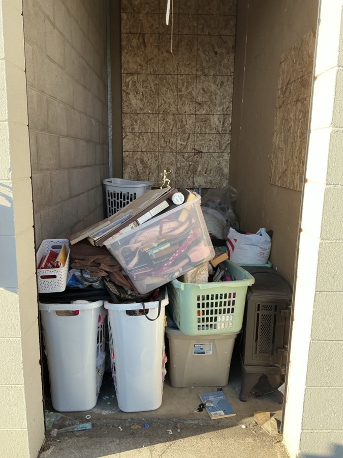 5 x 10 storage unit in Stockton, CA