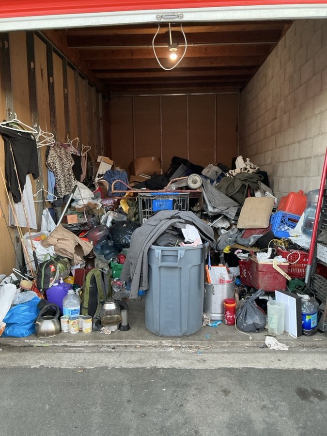 10 x 20 storage unit in Stockton, CA