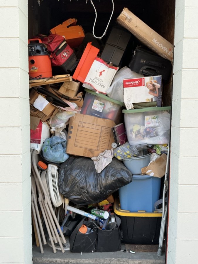 5 x 10 storage unit in Stockton, CA