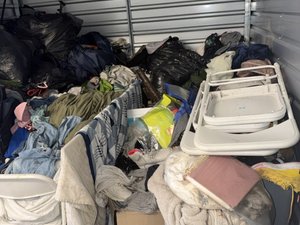 10 x 10 storage unit in Hayward, CA