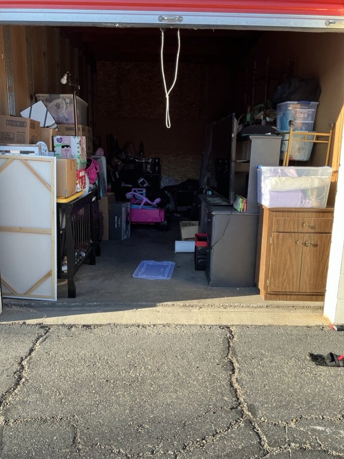 10 x 20 storage unit in Stockton, CA
