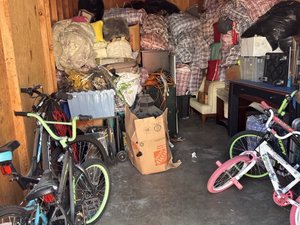 10 x 20 storage unit in Hayward, CA