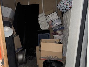 10 x 10 storage unit in Hayward, CA