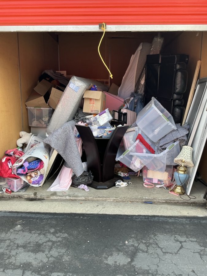 10 x 15 storage unit in Stockton, CA