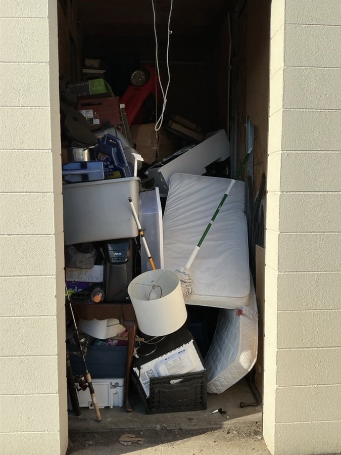 5 x 10 storage unit in Stockton, CA