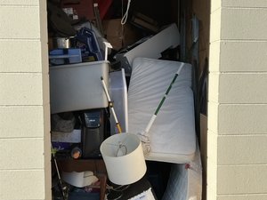 5 x 10 storage unit in Stockton, CA