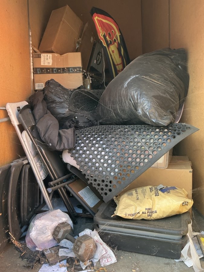 5 x 10 storage unit in Stockton, CA
