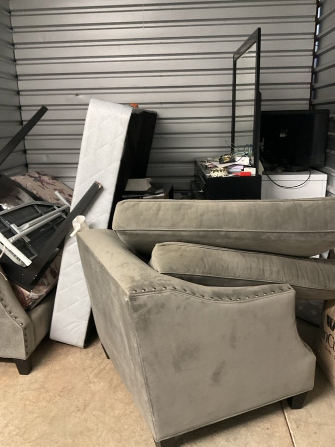 10 x 10 storage unit in Birmingham, AL