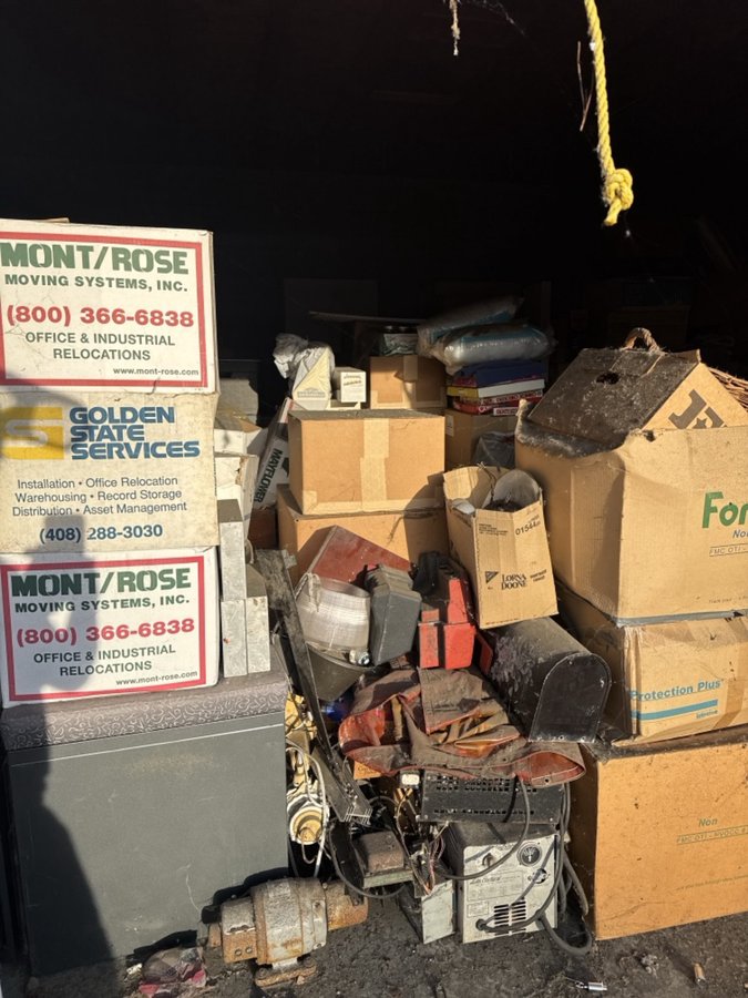 20 x 30 storage unit in Hayward, CA