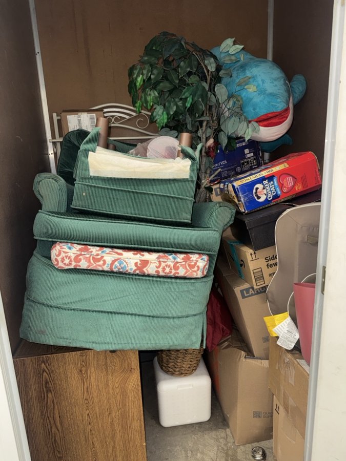 5 x 5 storage unit in Union City, CA