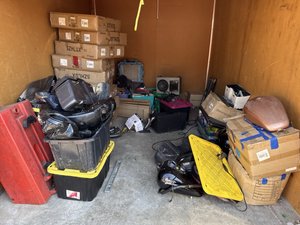 10 x 15 storage unit in Union City, CA