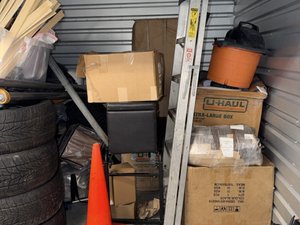 10 x 9 storage unit in Hayward, CA