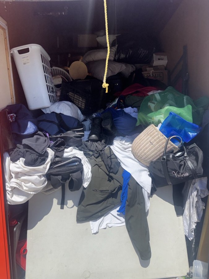 6 x 10 storage unit in Newark, CA