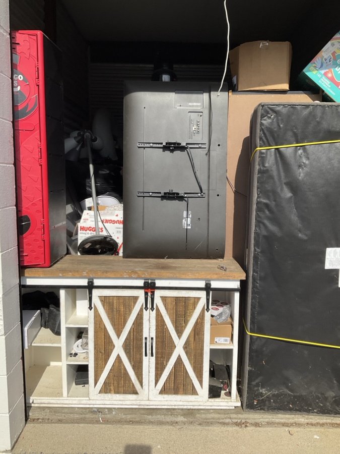 7 x 10 storage unit in Indianapolis, IN