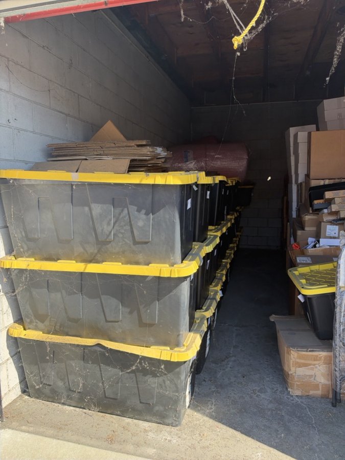 16 x 20 storage unit in Hayward, CA