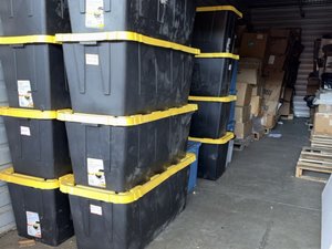 10 x 30 storage unit in Hayward, CA