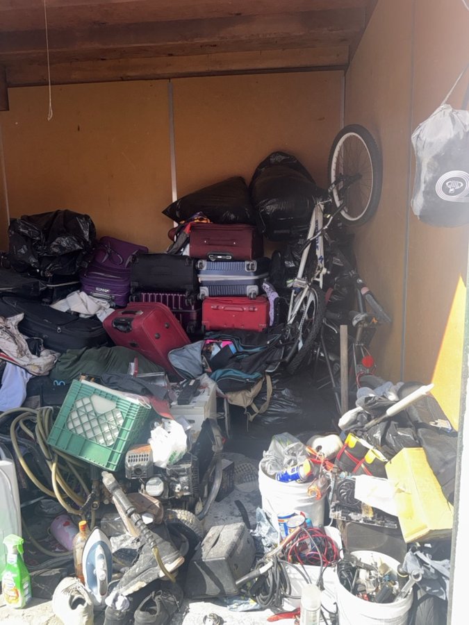 10 x 10 storage unit in Fremont, CA