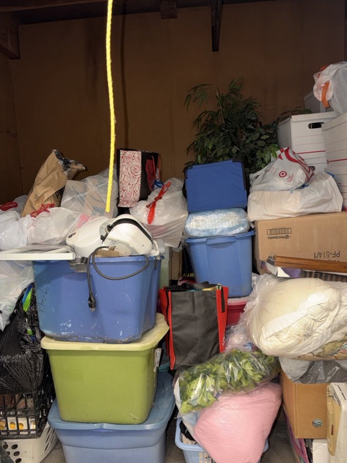 7 x 10 storage unit in Union City, CA
